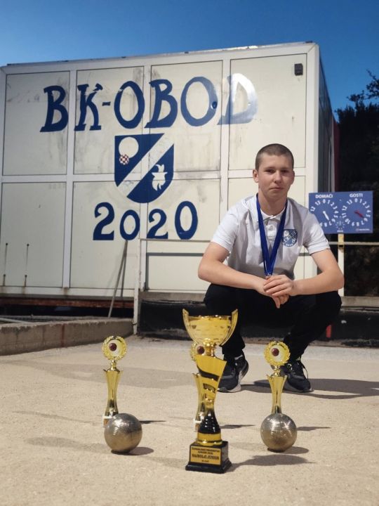 Nikša Fiorović ponio titulu najboljeg juniora županije u boćanju