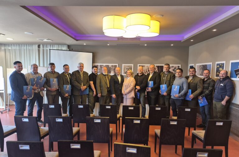 Pezo uručio ugovore o zakupu prava lova u zajedničkim lovištima na području županije