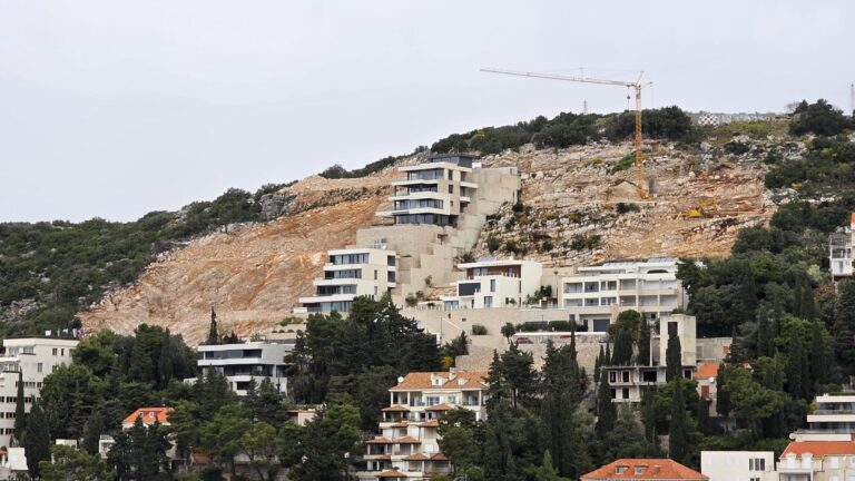 DOBIO DOZVOLE Vlasnik “Lera” ulazi u građevinu, planira tri zgrade na glavici Babinog kuka