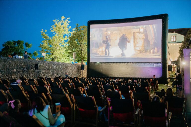 Za vikend besplatne projekcije u ljetnom kinu Vila Riva uoči Slano Film Days