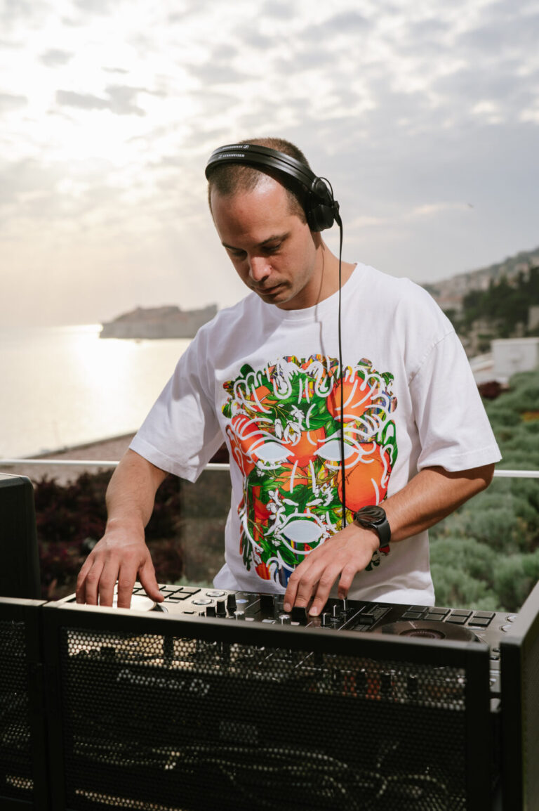 Dvije strasti, jedan ritam: kako Maroje spaja kuhinju i DJ pult