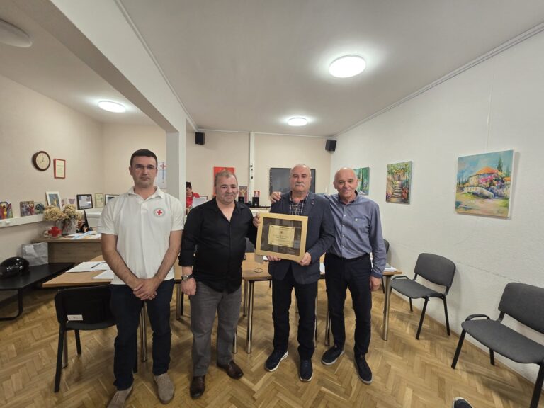 VESELJE U OBITELJI FRANKOVIĆ Stigla vrijedna plaketa za promicanje humanosti