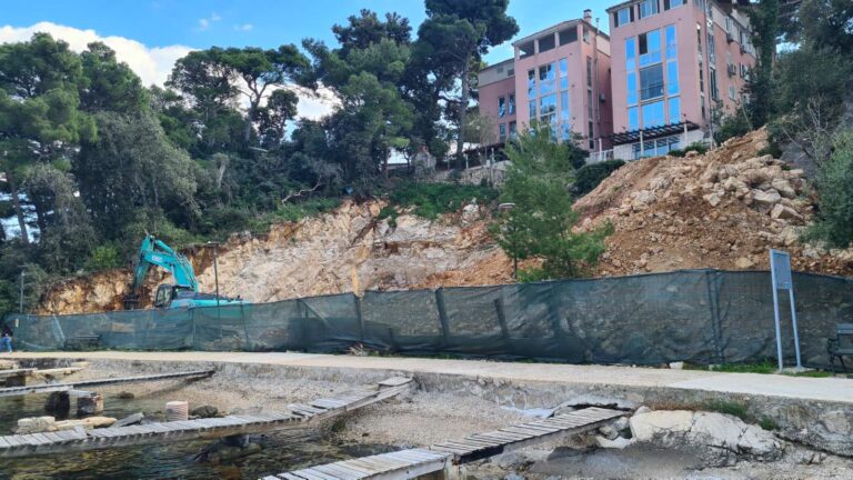 Zbog zadiranja u pomorsko dobro podnesen zahtjev za poništenjem građevinske dozvole u Bokeljskoj ulici