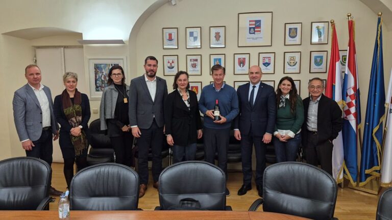 Jačanje međunarodne suradnje u vinarstvu: sastanak s delegacijom AVA-e iz Kalifornije