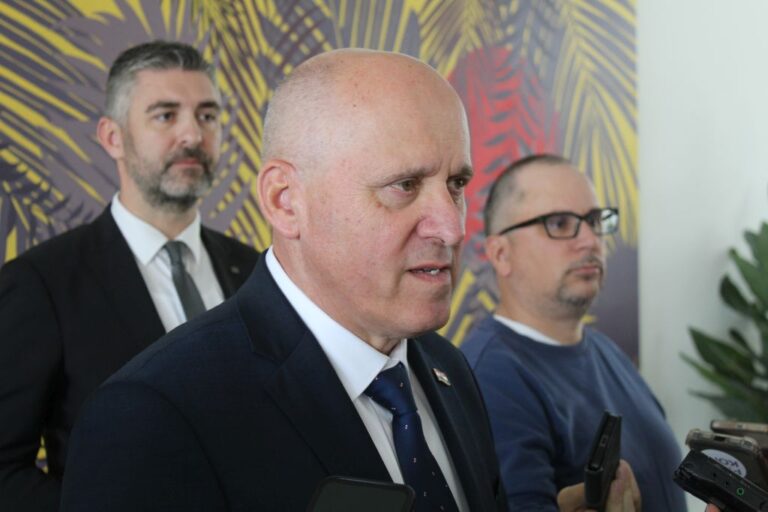 Bačić o ugovaranju  priuštivog stanovanja naveo primjer iz Gruža: Država ugovara najam za 1300 eura mjesečno, obitelji plaćaju 260 eura