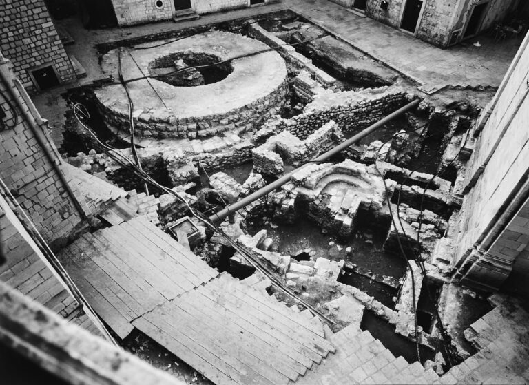 “POTRES” U DUBROVAČKOJ HISTORIOGRAFIJI Ti nalazi su promijenili način na koji gledamo nastanak našega Grada