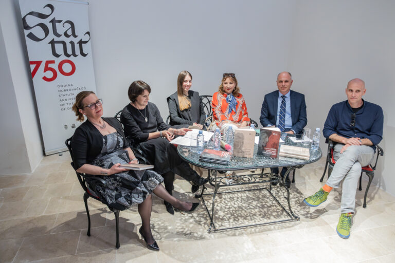 Predstavljeno hrvatsko i englesko izdanje knjige „Marin Držić: čitanje i književni turizam“ Katje Bakije i Marije Konsuo Kuzmanić