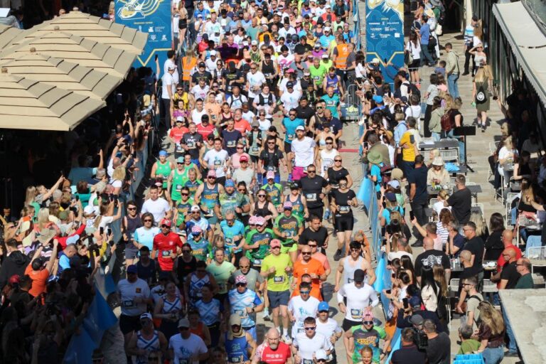 FOTO/ KRENULI SU! Startao jubilarni dubrovački polumaratonom