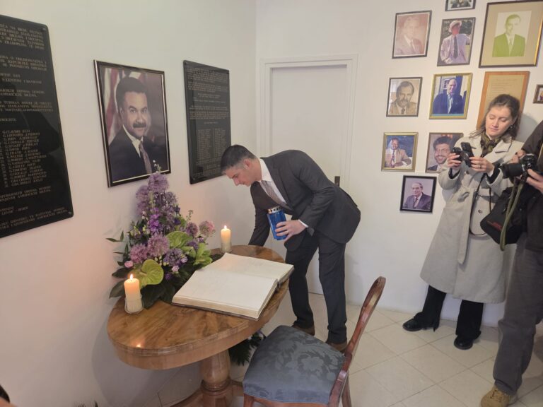 Trideset godina od tragedije, u Memorijalnoj kući Ron Brown  sjećanje za poginule u američkoj misiji