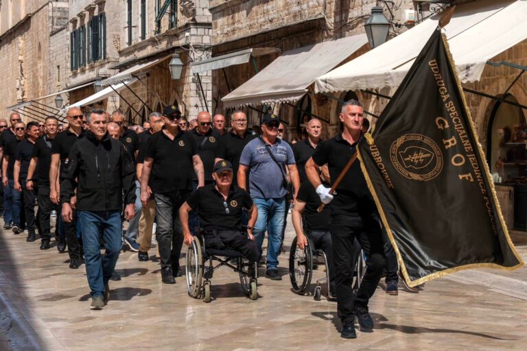 Grofovi, hrabri specijalci na Stradunu: obilježavanje 35. obljetnice osnutka
