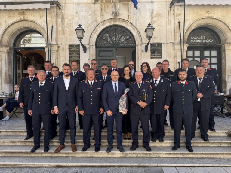 Pezo upriličio prijem za članove Županijskog vatrogasnog zapovjedništva povodom Dana vatrogastva