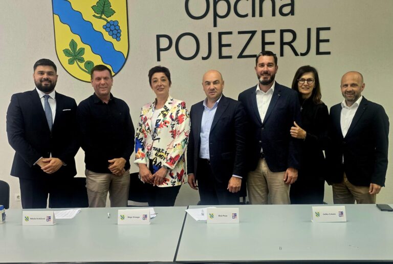 Župan Pezo potpisao ugovore o sufinanciranju projekata komunalne infrastrukture s načelnicima neretvanskih općina