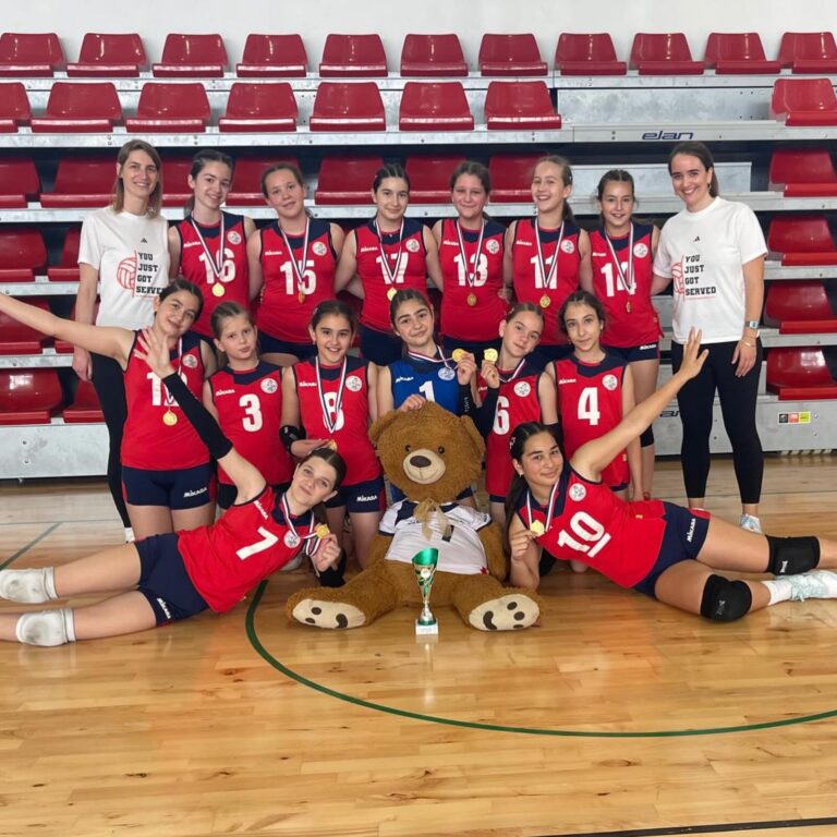 Odbojkašice Školskog sportskog društva BRENUM, prvakinje Dalmacije