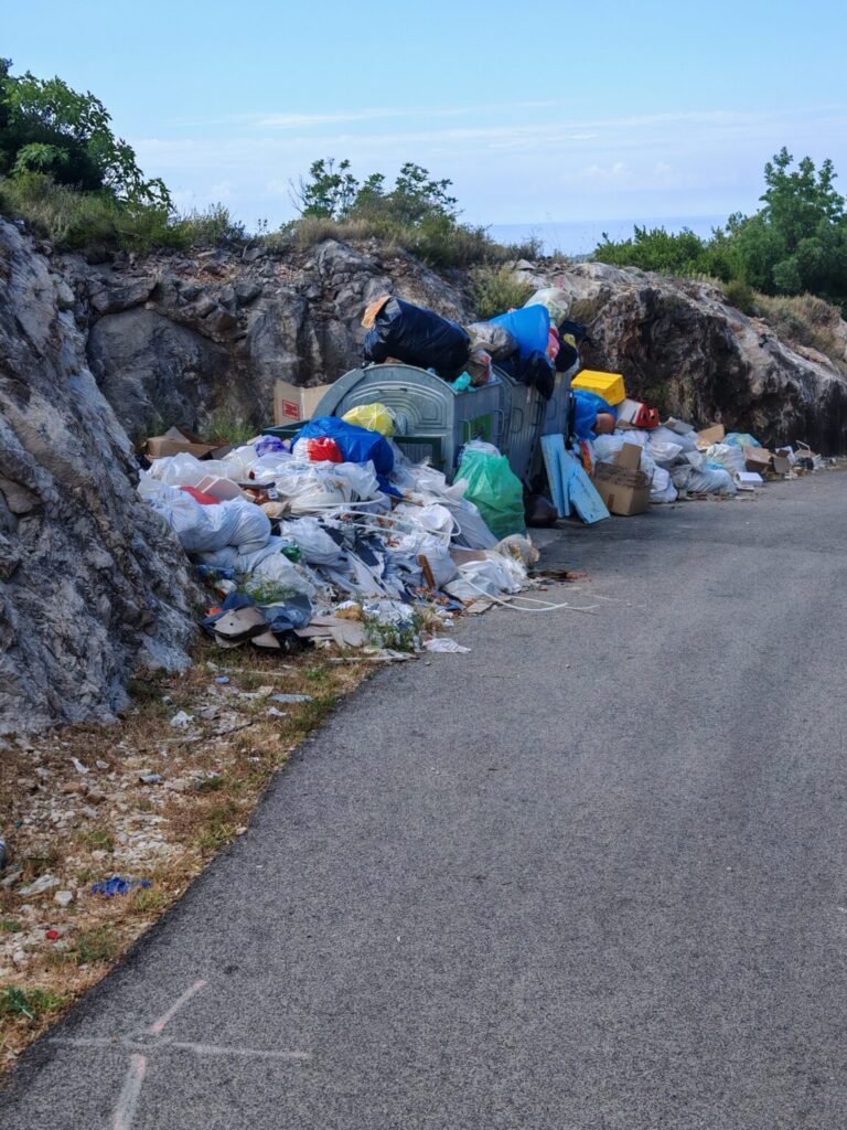 PISMO ČITATELJA Pobrežje postaje divlje odlagalište, rješenja smo poslali u gradsku upravu, ali ne odgovaraju…