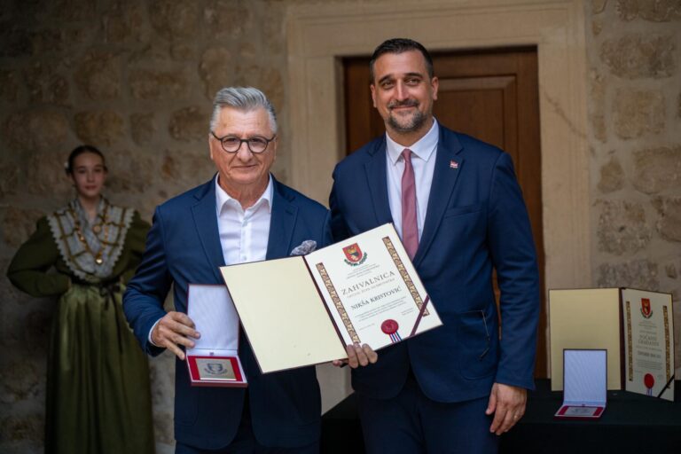 Nikši Kristoviću uručena zahvalnica za 44 godine predanog rada u Župi dubrovačkoj
