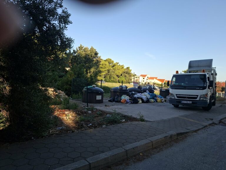 NE STIŠAVA SE BURA U CAVTATU Računi za smeće će ovisiti o tome koliko ga “proizvedete”