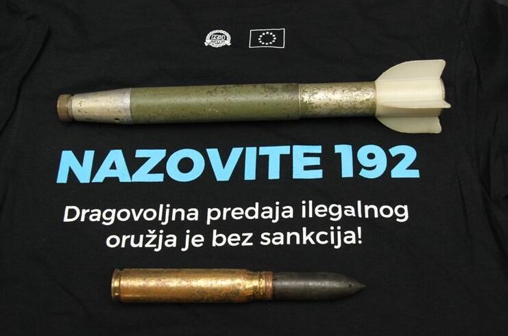 Građanin jučer predao više od sto komada streljiva.  Policija podsjeća kako sigurno i i anonimo predati oružje