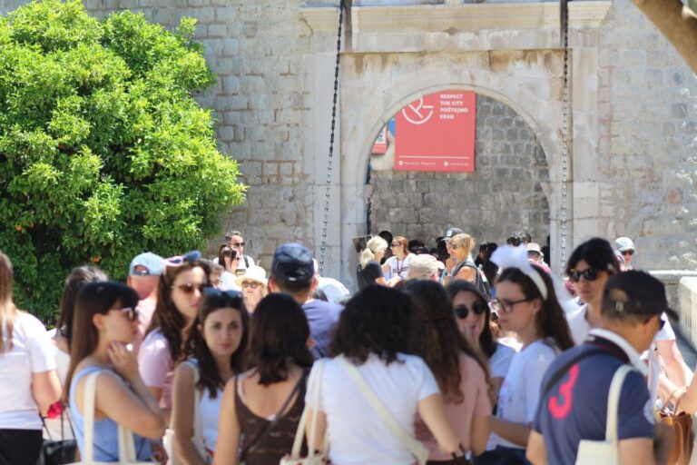 Srđ je Grad: Dubrovnik je upozorenje, a ne primjer održivog turizma
