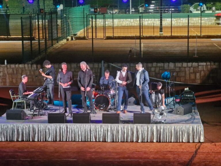 VIDEO/FOTO 4 Tenora zapjevala na tenis terenima u Lapadu