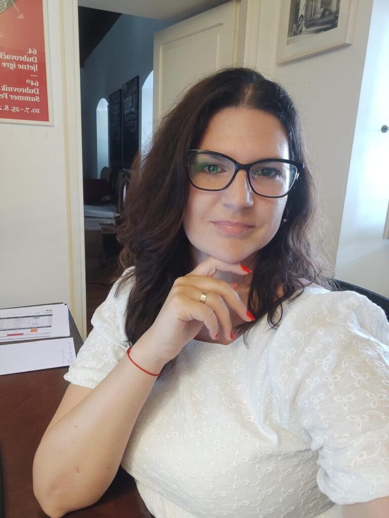 OD A DO Ž  Voditeljica PR-a Igara Dajana Brzica: Punjač mobitela mi je najvažniji rekvizit, a vremensku prognozu otvorim stotinu puta dnevno