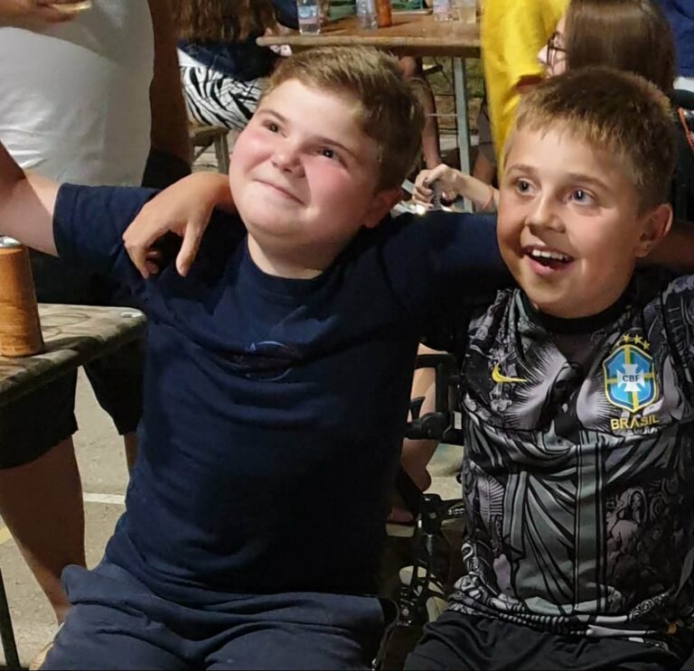 APEL oca čiji je sin izgubio bitku s vremenom: Tražim pomoć za dječake kojima lijek može usporiti bolest! Među njima je i dječak iz Cavtata