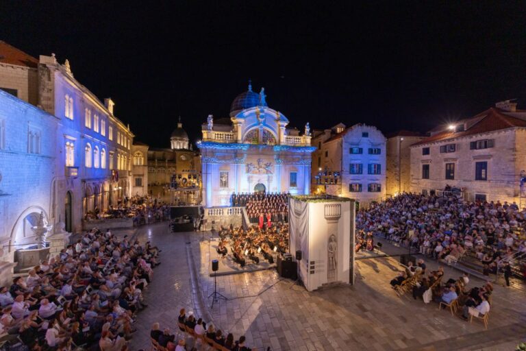 Minhenski radijski orkestar velikim koncertom Carmina Burana otvara glazbeni program 77. Dubrovačkih ljetnih igara