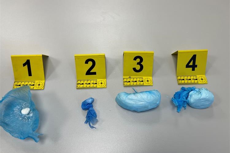 U automobilu vozača zaustavljenog tijekom rutinske kontrole prometa policijski psi “nanjušili” amfetamine