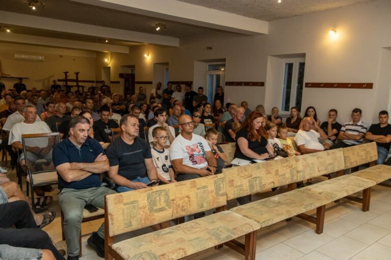 OSOJNIK JE SLOŽAN: Ako treba, mještani će izaći na cestu i spriječiti izgradnju asfaltne baze