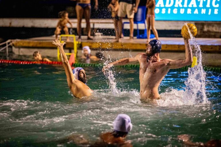 Vaterpolo”4 na 4 i u Mlinima: FUN H2O, Atento, Kokoti i Povratnici u borbi za finale Open kategorije, znaju se finalisti preostale dvije kategorije